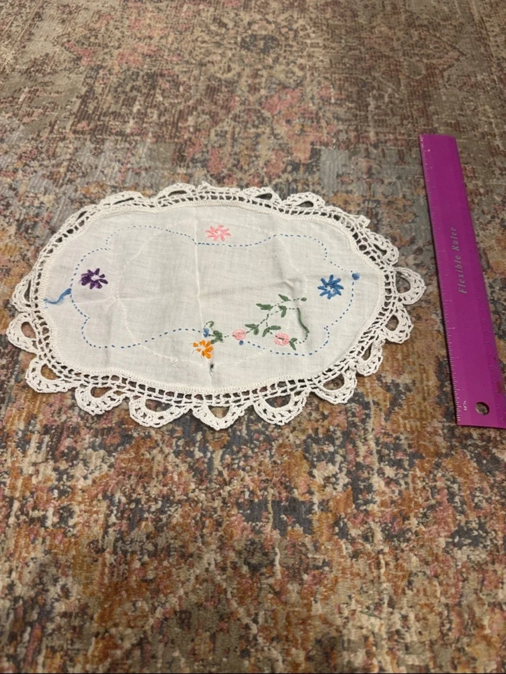 Set of 4 Vintage Lace Crochet Dollies, White / Cream / Tan, Floral Pattern